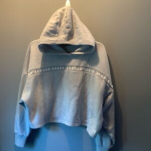 Under armour cropped loosfit grey hoodie. GUC size Small